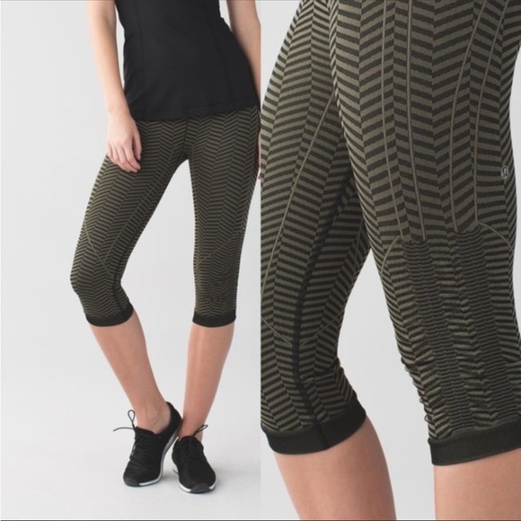 lululemon athletica Pants - Lululemon In the Flow Crop II Heathered Fatigue Green size 6